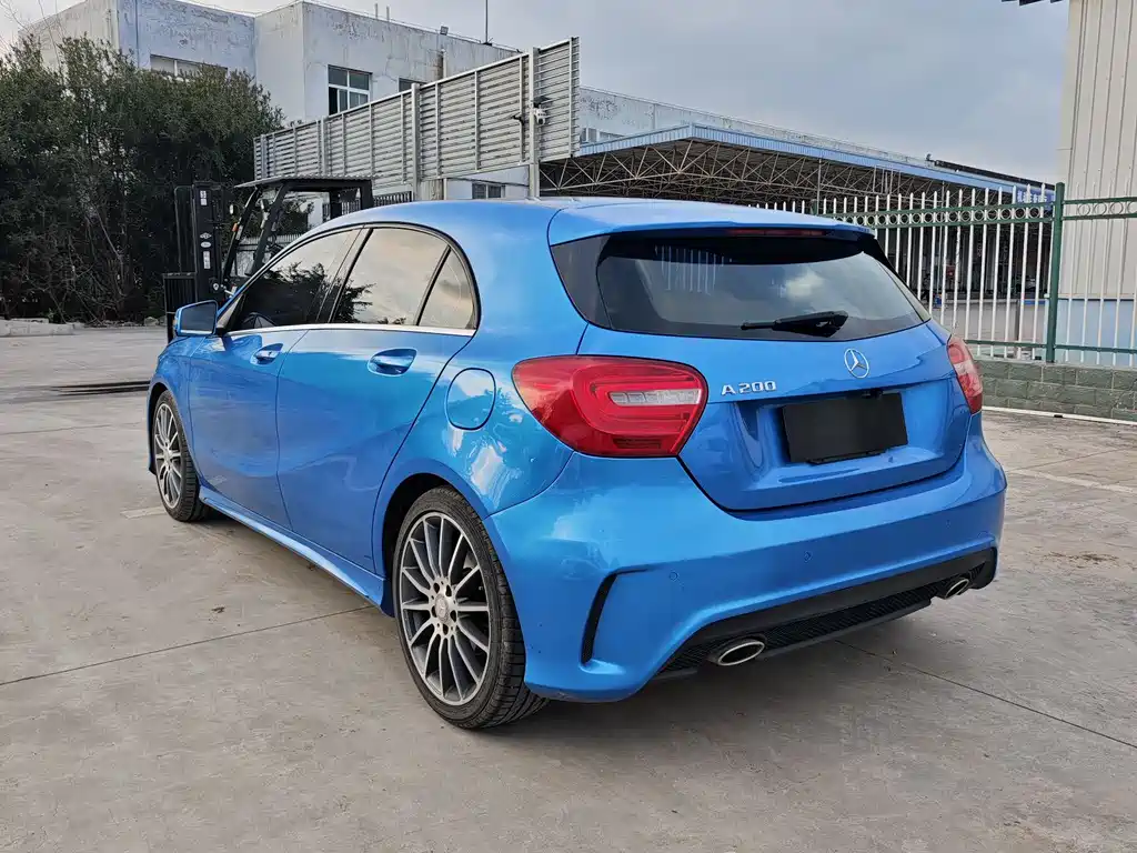 Mercedes-Benz A-Class 2015 — фото 16