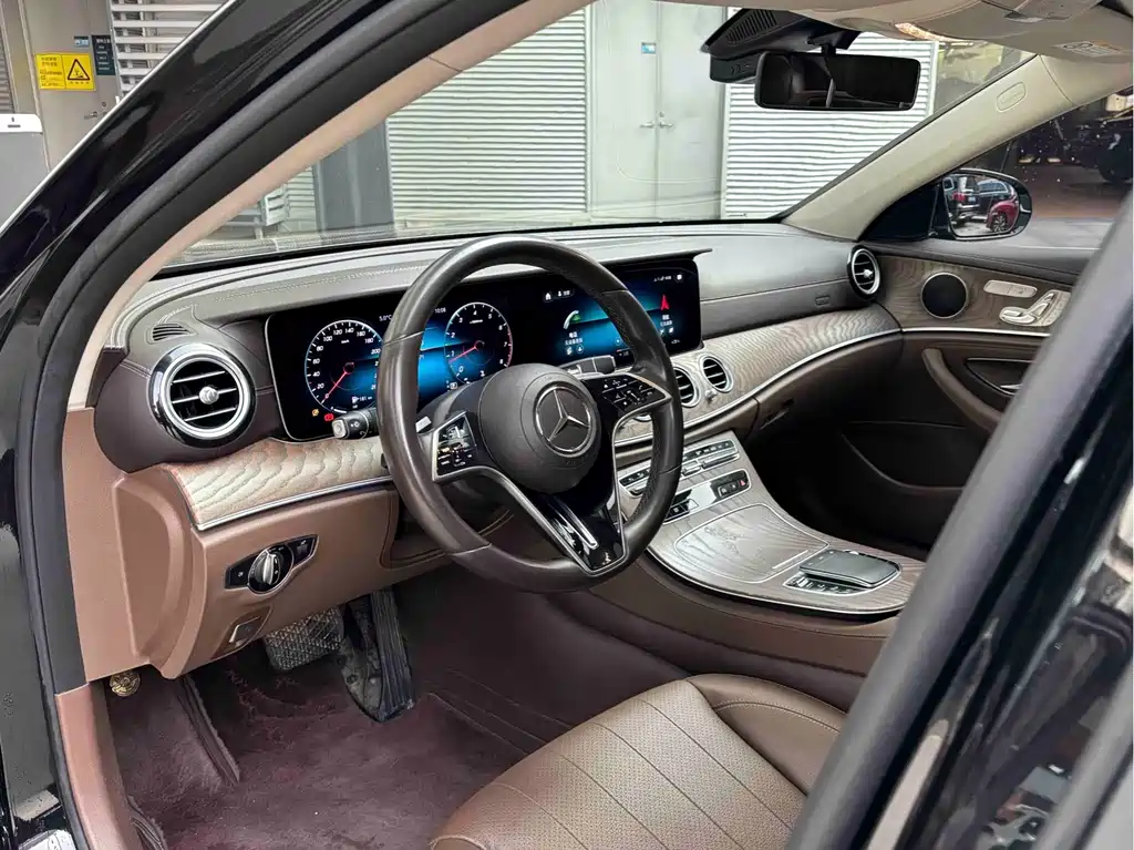 Mercedes-Benz E-Class 2023 — фото 7