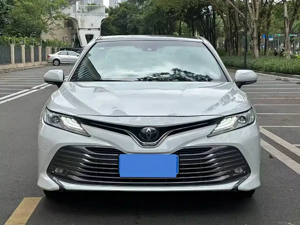 Toyota Camry 2020 — фото 4