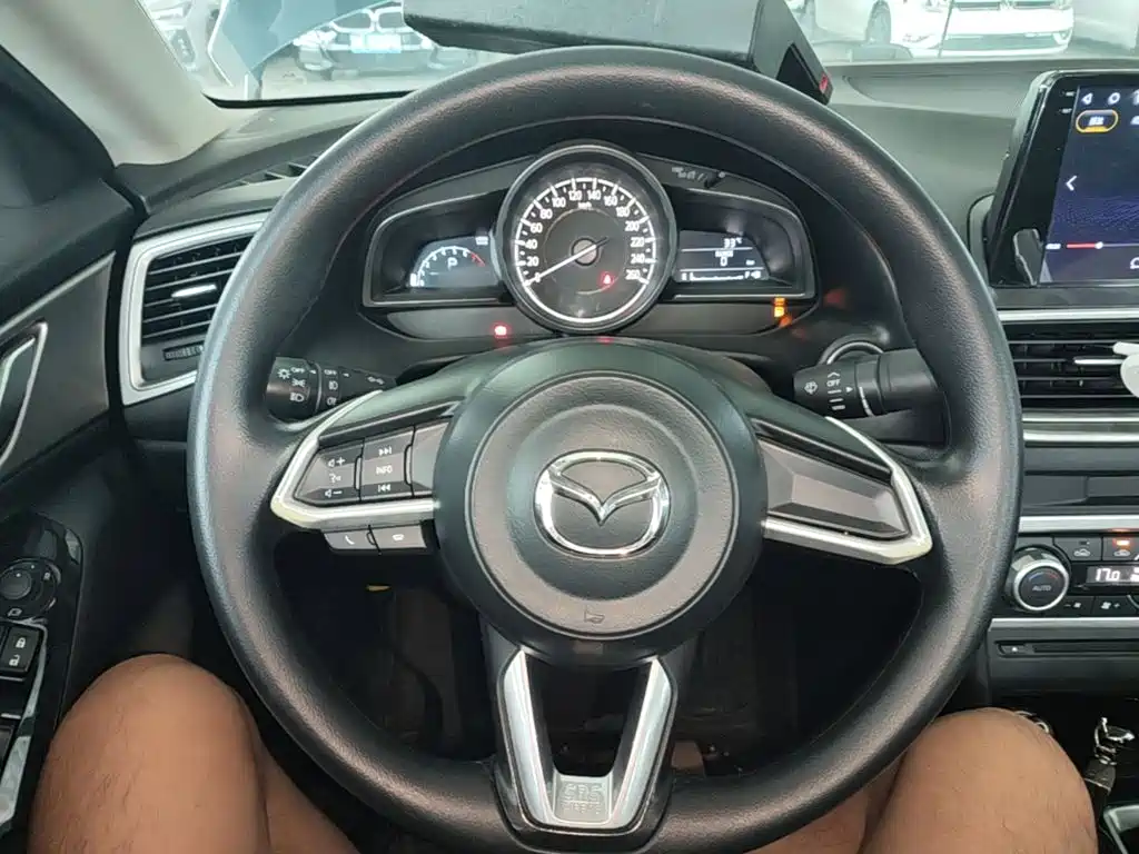 Mazda 3 Angkesela 2018 — фото 11