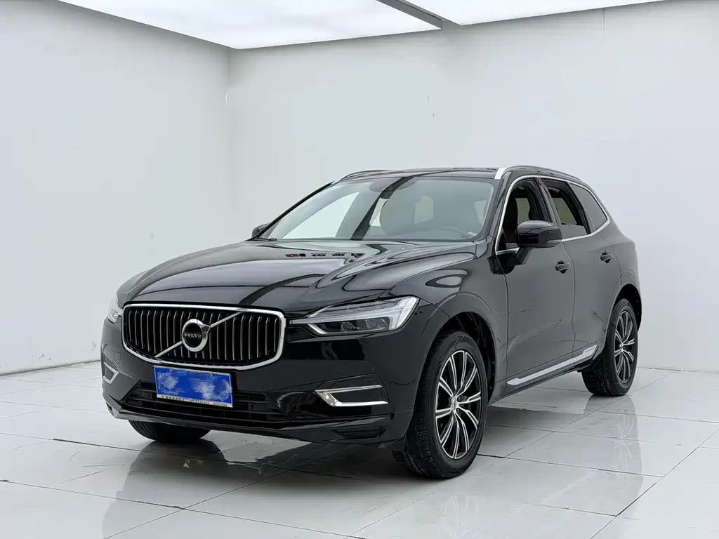 Volvo XC60 2019 — фото 1