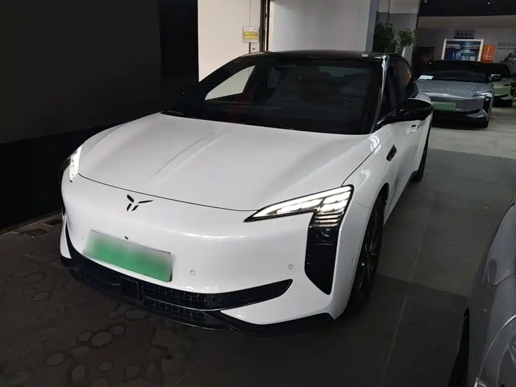 Hongqi EH7 2024