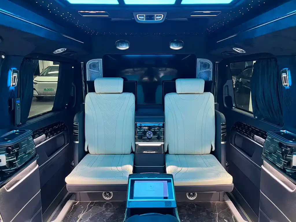 Mercedes-Benz V-Class 2022 — фото 12