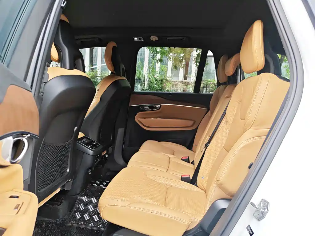Volvo XC90 2016 — фото 10