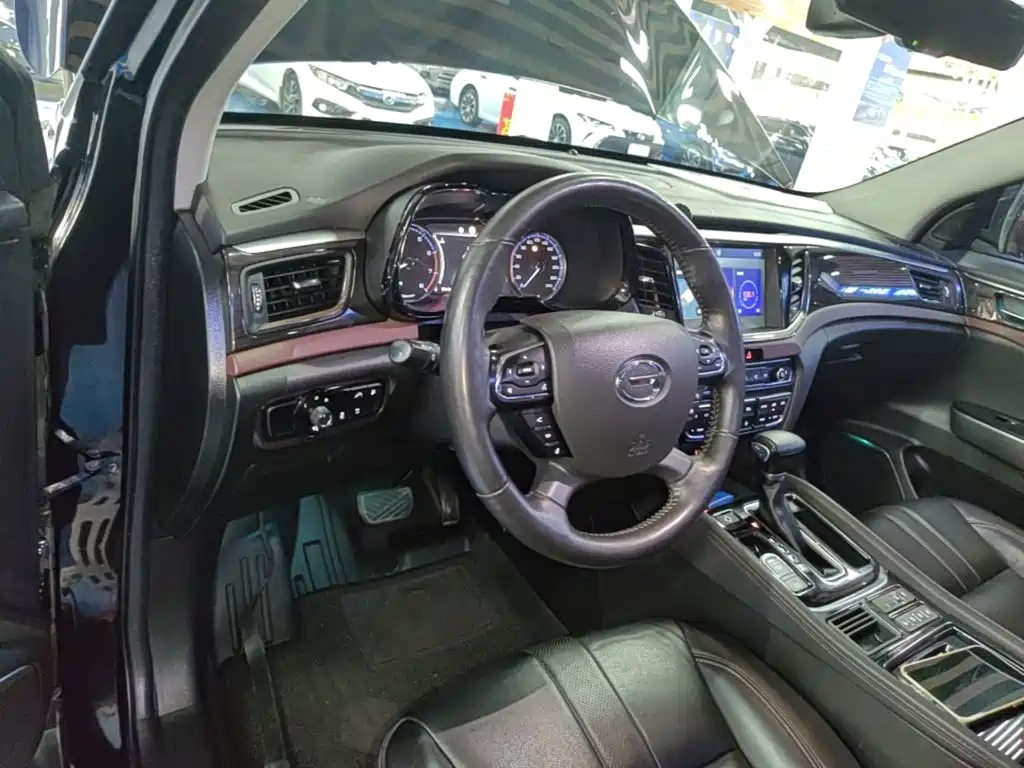 GAC Motor Trumpchi GS8 2017 — фото 10
