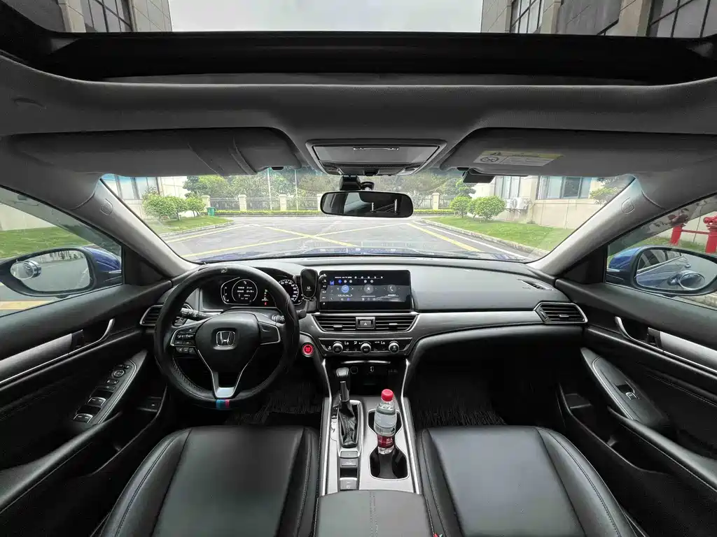 Honda Accord 2023 — фото 16