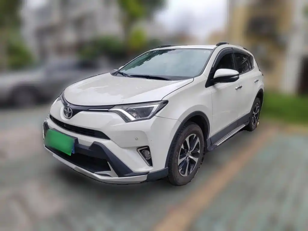 Toyota RAV4 2018 — фото 2