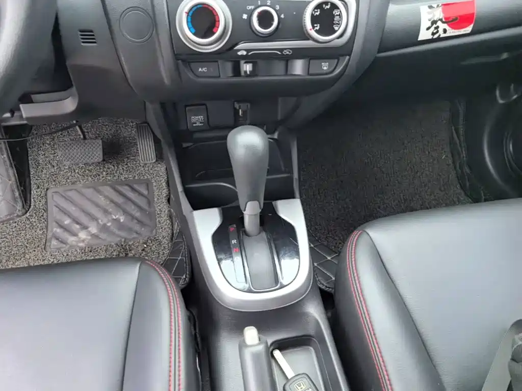 Honda Fit 2014 — фото 14