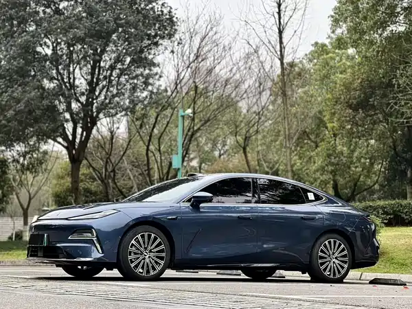 Geely Galaxy Starshine 8 2025