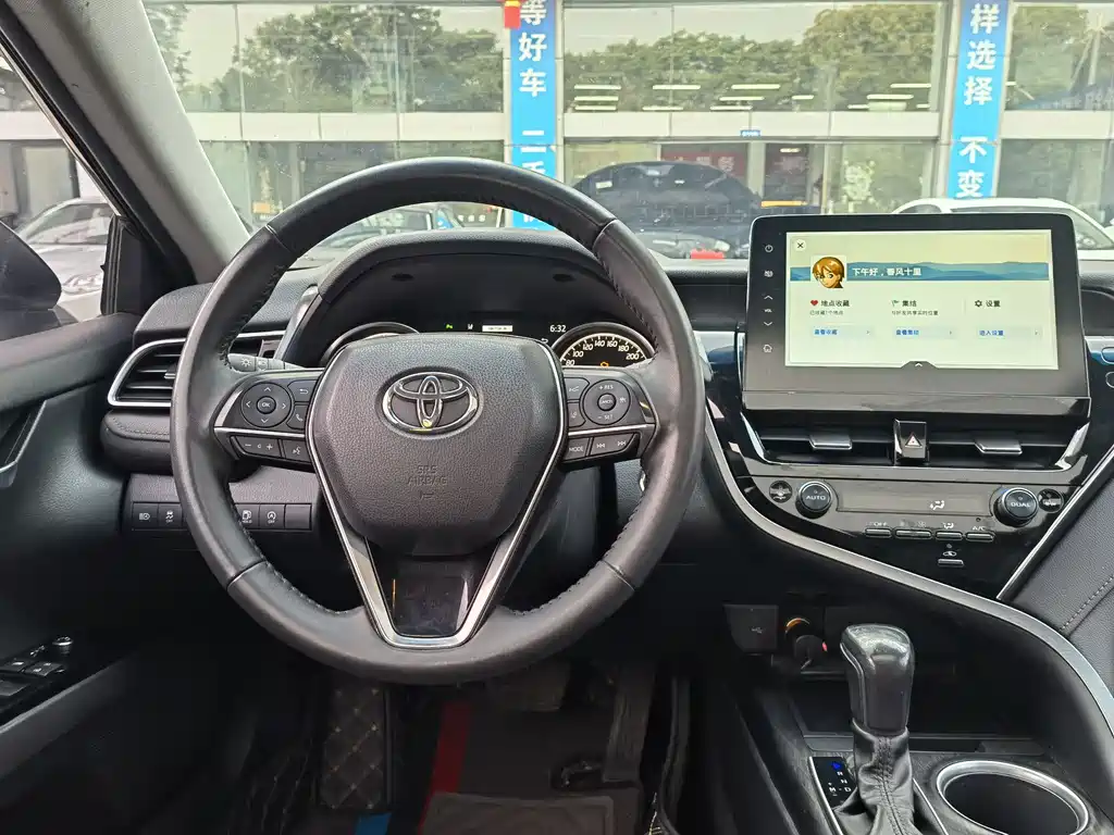 Toyota Camry 2021 — фото 12