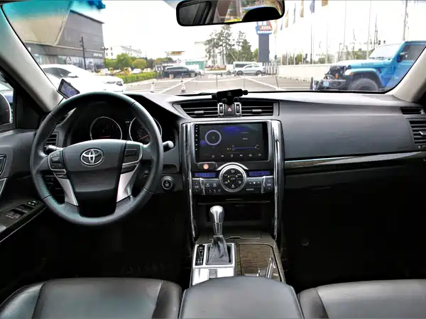 Toyota Reiz 2016