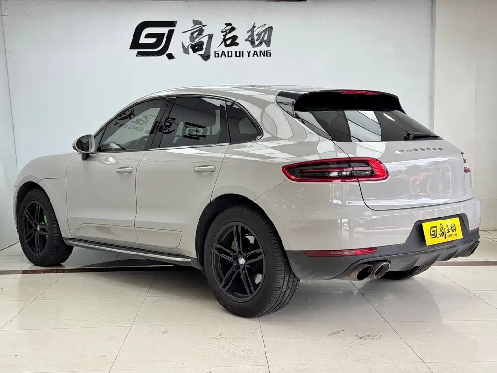 Porsche Macan 2017 — фото 26