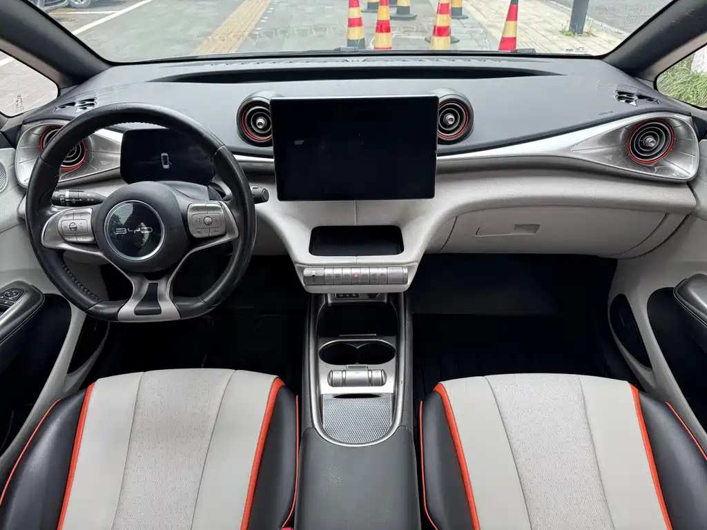 BYD Dolphin 2023 — фото 11