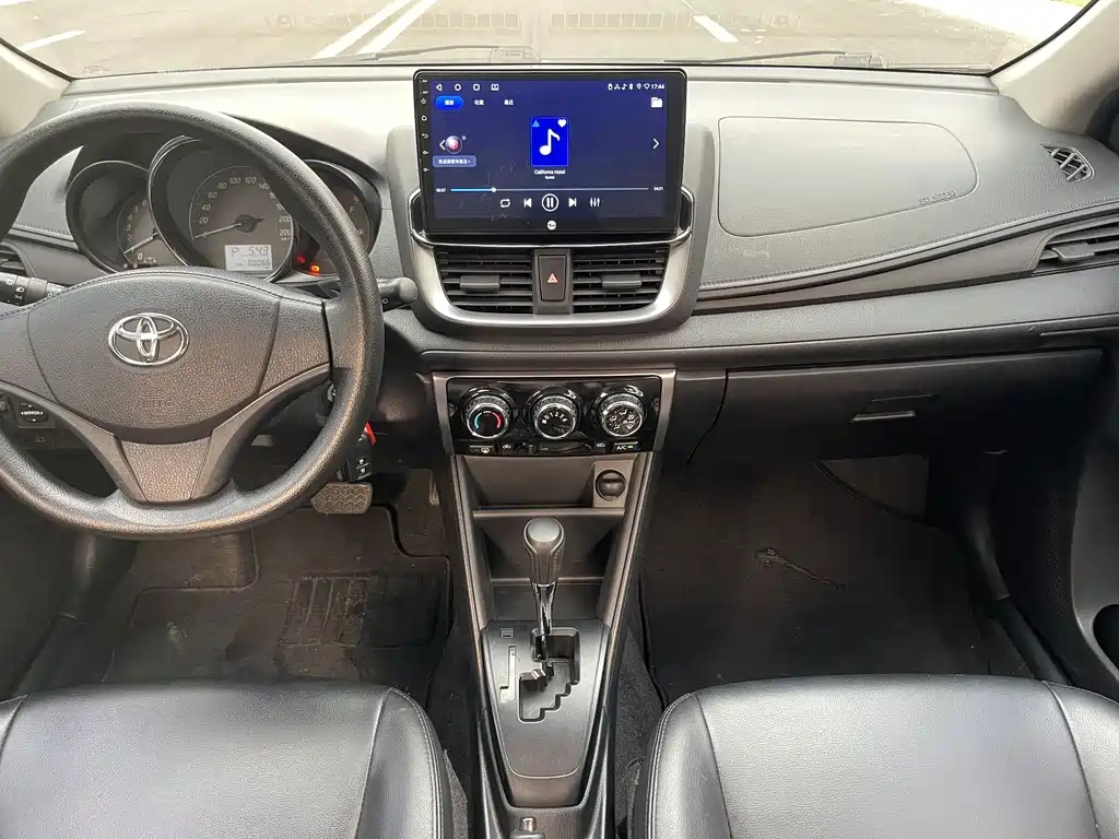 Toyota Yaris L 2020 — фото 7
