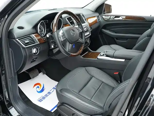 Mercedes-Benz M-Class 2015