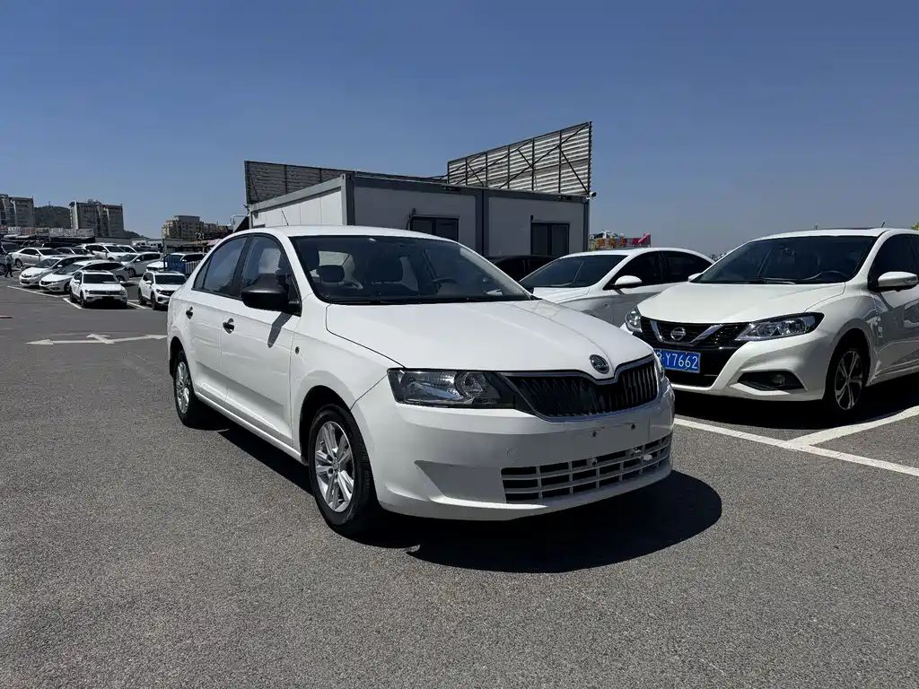 Skoda Rapid 2017 — фото 3