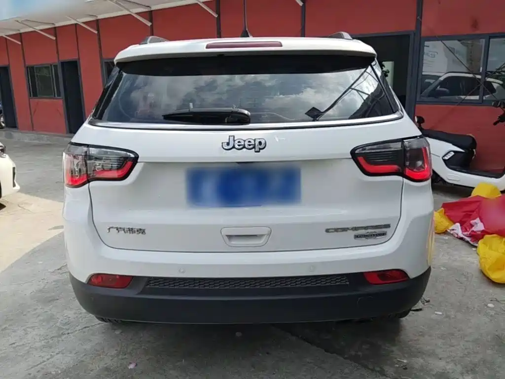 Jeep Compass 2018 — фото 6