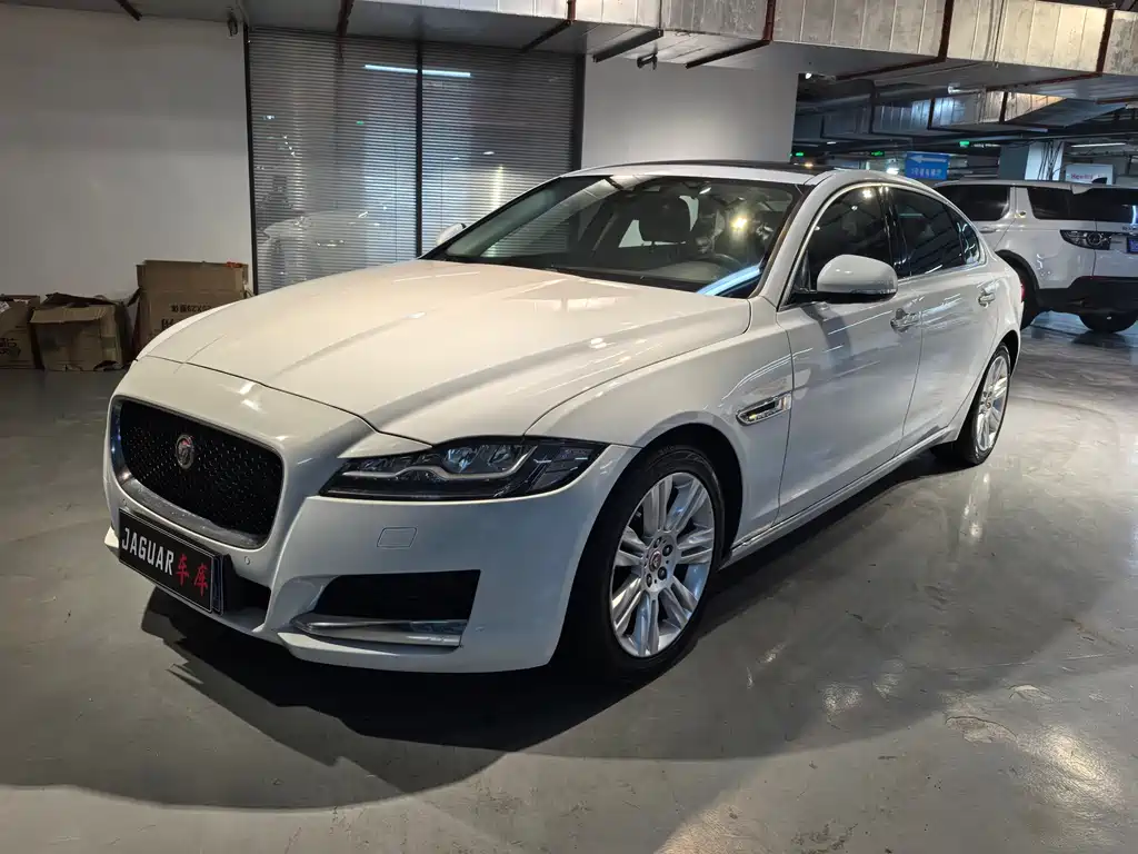 Jaguar XFL 2018 — фото 1