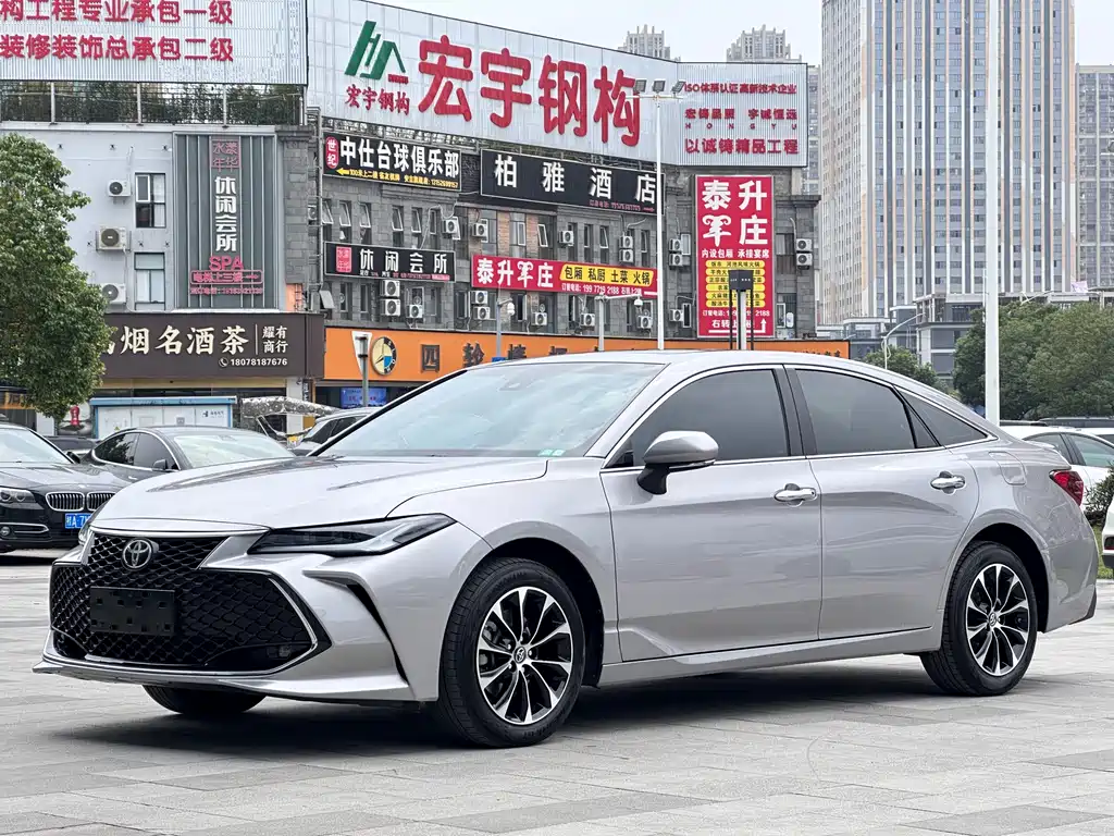 Toyota Avalon 2023 — фото 1