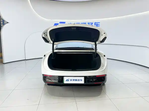 Zeekr 007 2025