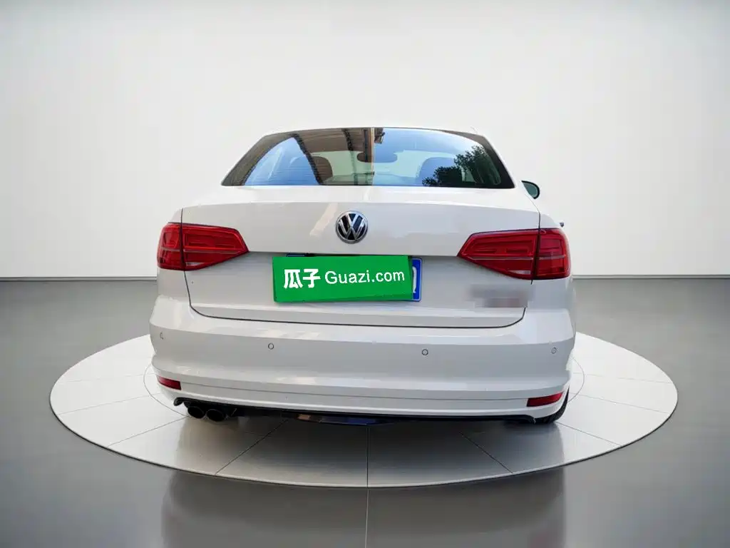 Volkswagen Sagitar 2018