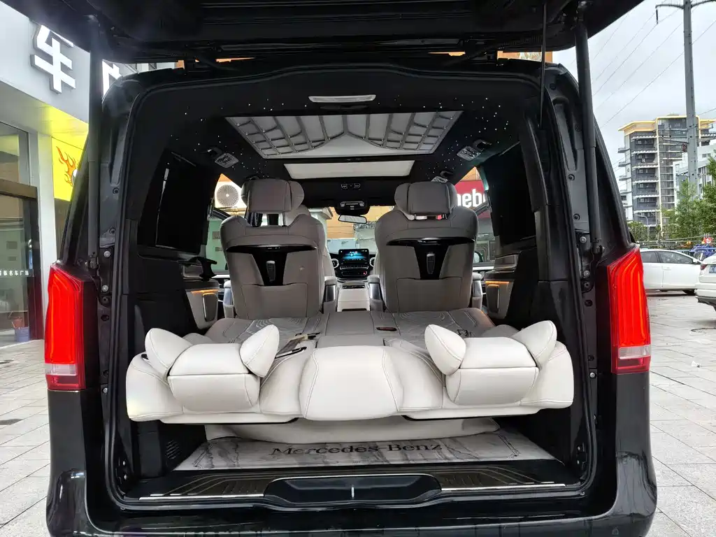 Mercedes-Benz V-Class 2022 — фото 13