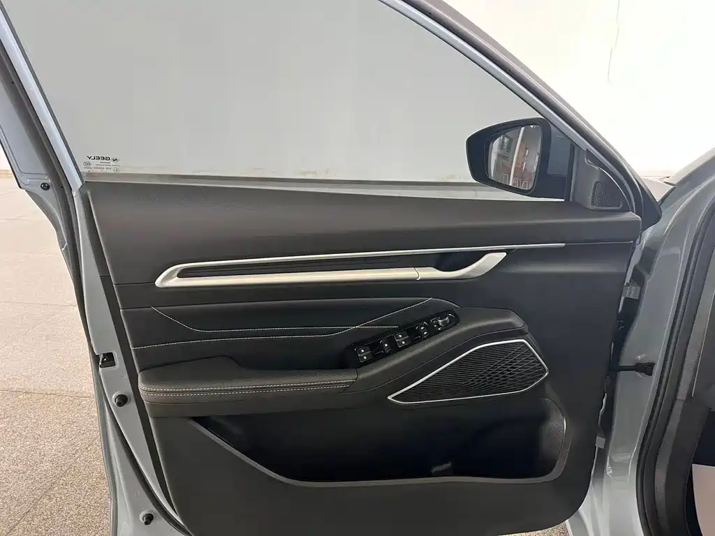 Geely Emgrand 2023 — фото 19