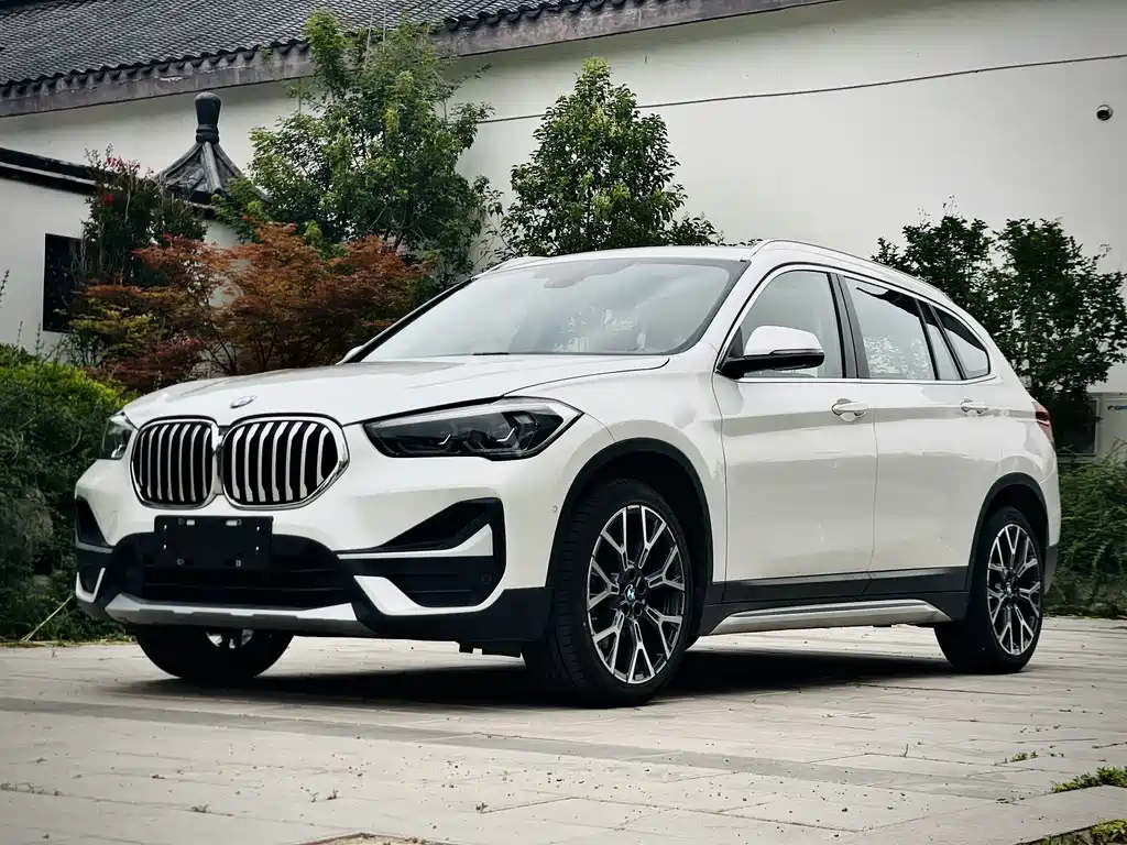 BMW X1 2020 — фото 1