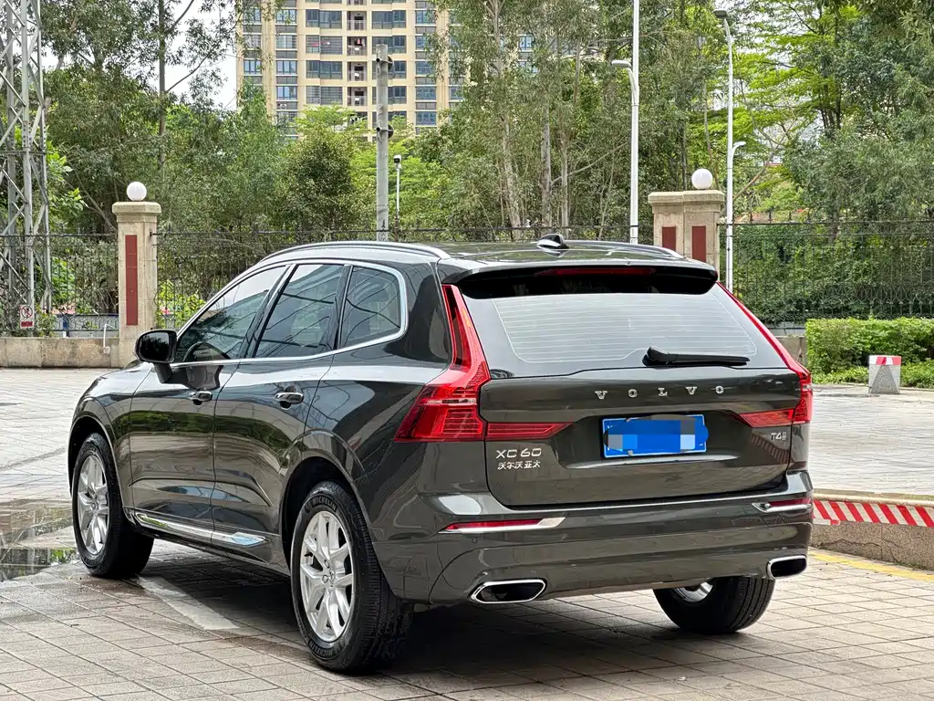 Volvo XC60 2019 — фото 6