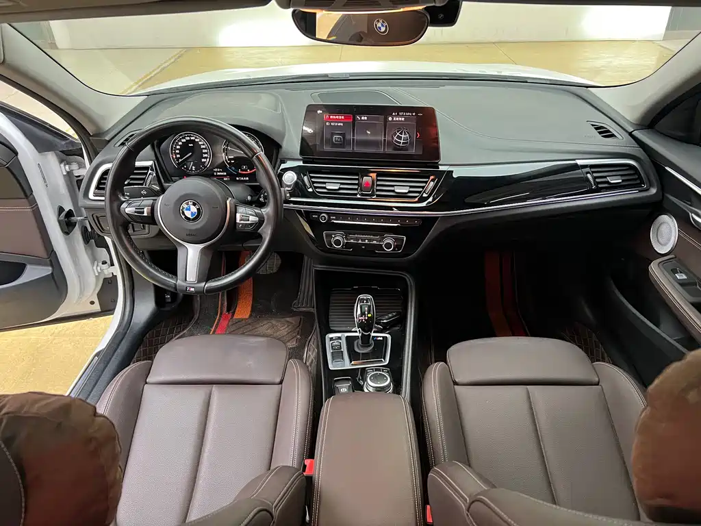 BMW 1 Series 2022 — фото 17