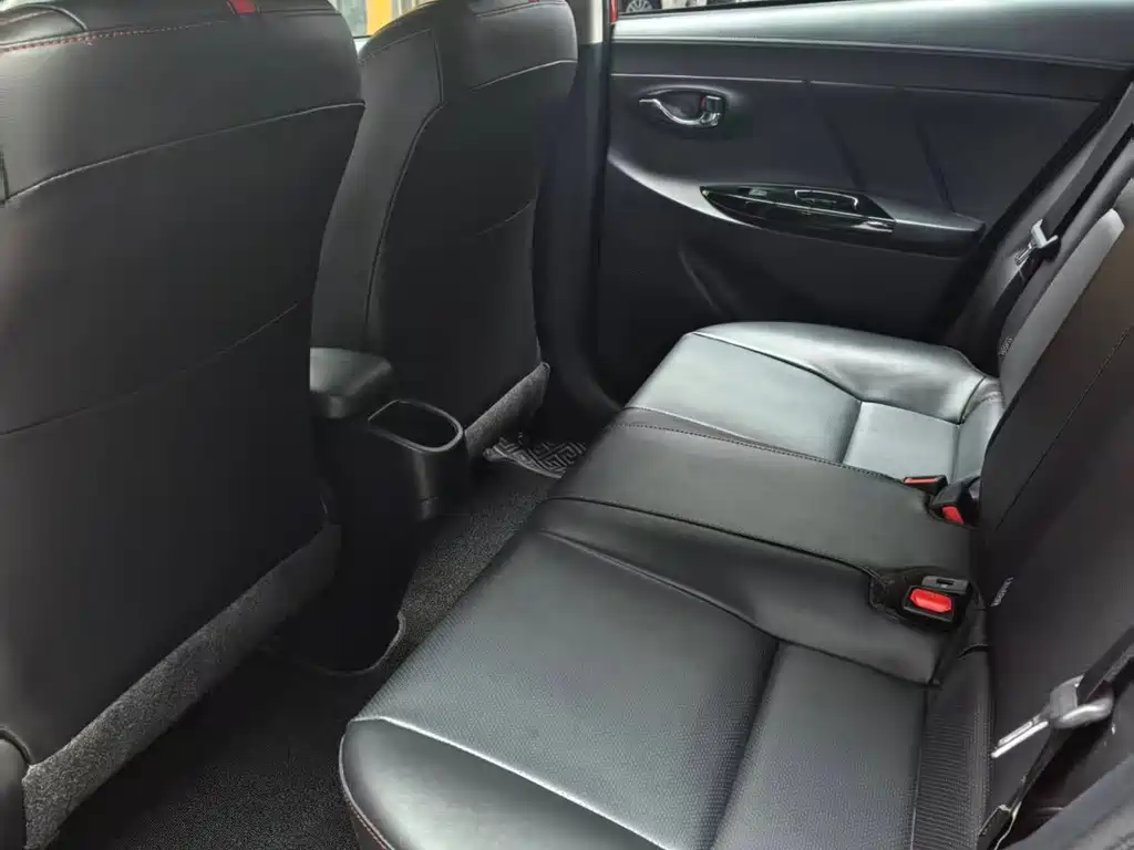 Toyota Yaris L 2022