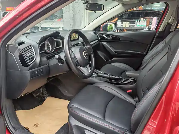 Mazda 3 Axela 2016