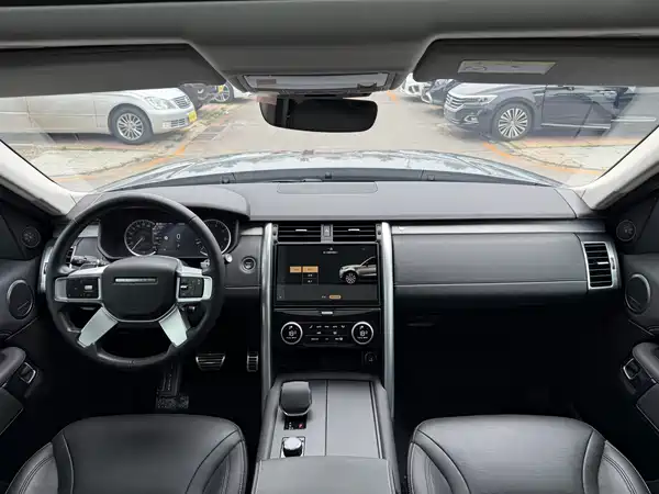 Land Rover Discovery 2023