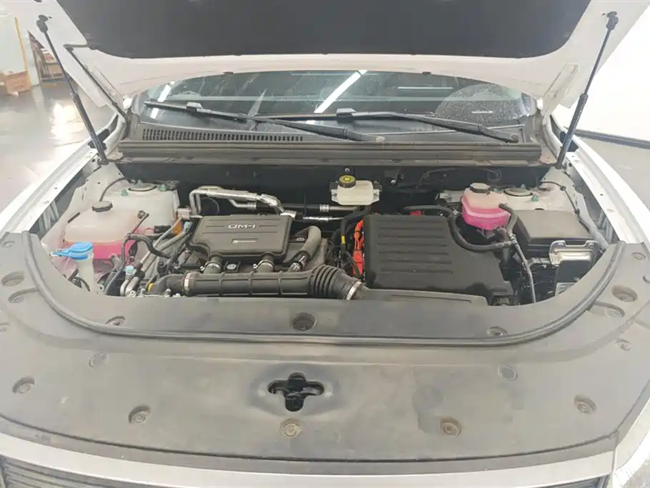 BYD Seal 05 DM-i 2025 — фото 10
