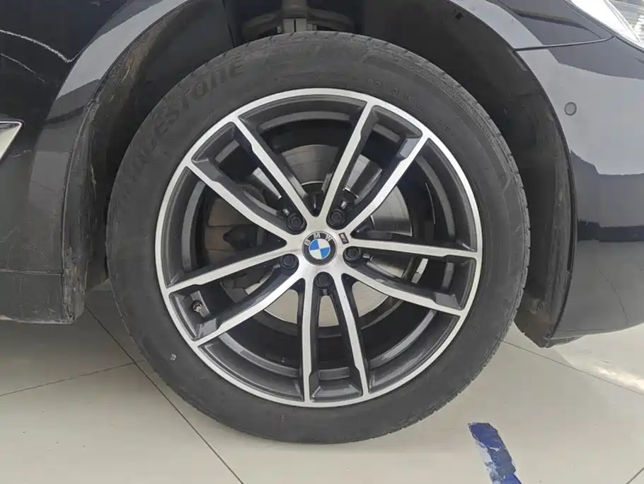 BMW 5 Series 2023