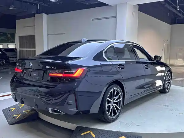 BMW 3 Series 2023