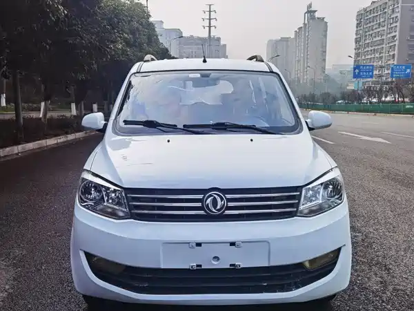 Dongfeng Scenery 330 2016