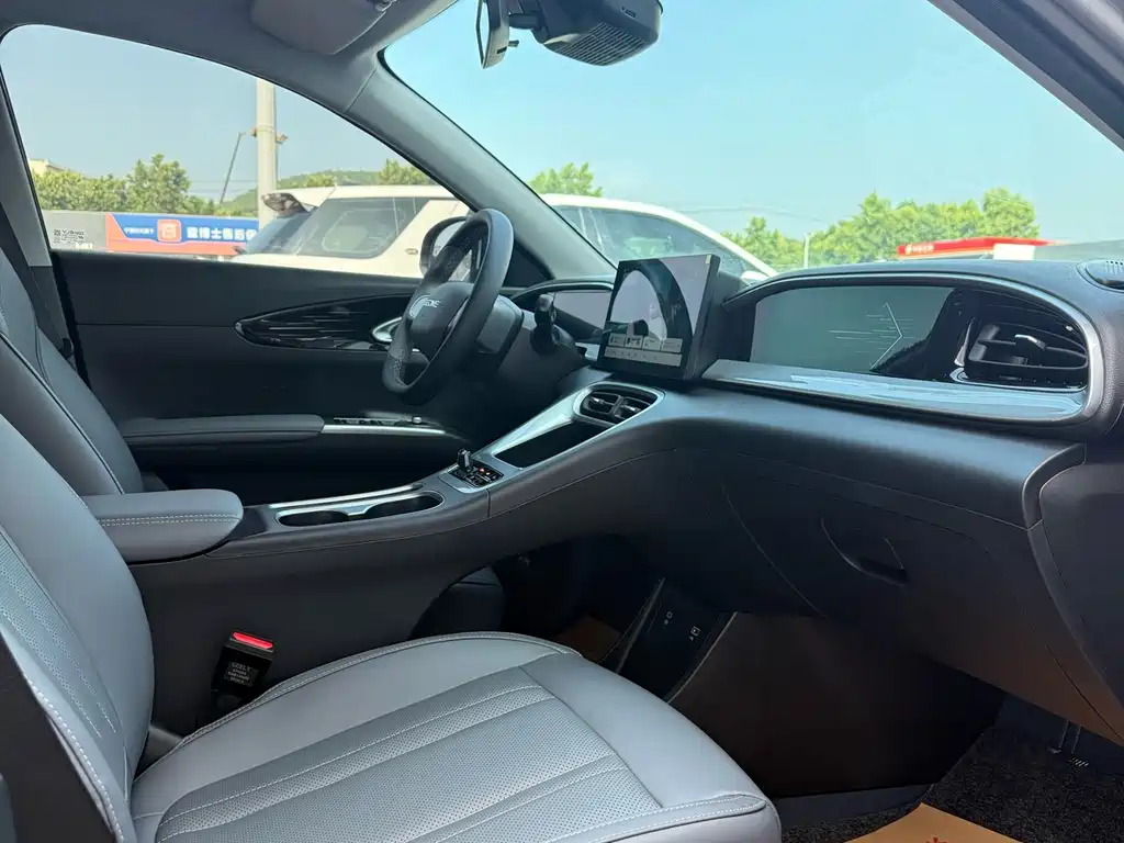 Geely Galaxy Starwish 2025 — фото 11