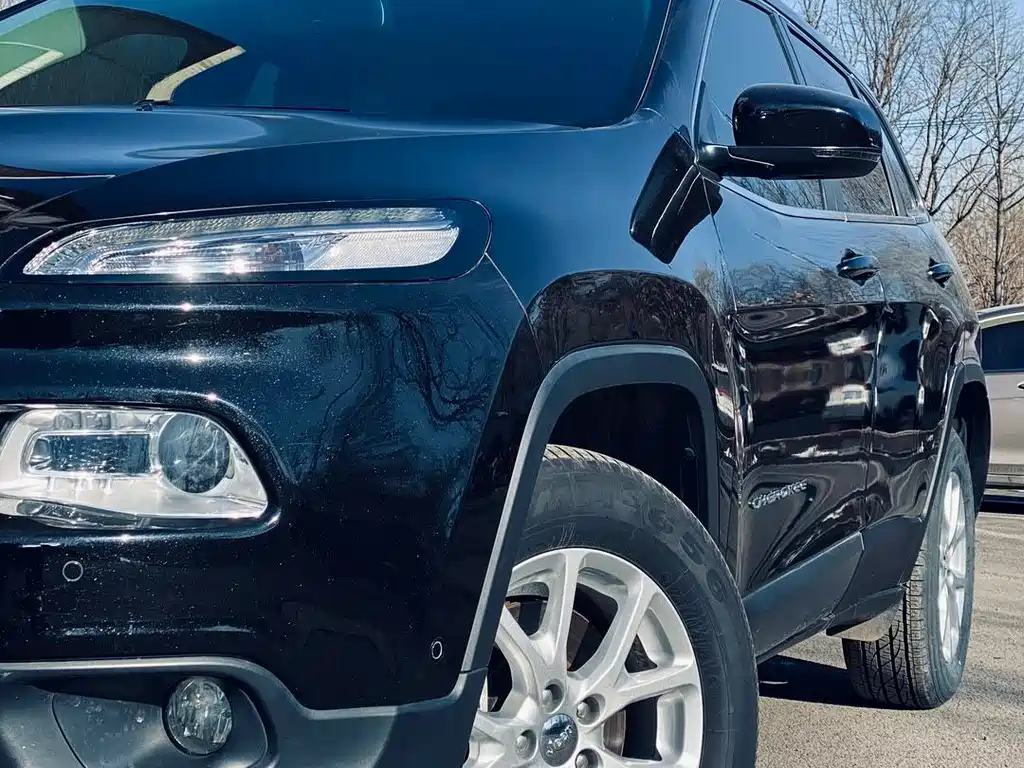 Jeep Cherokee 2016 — фото 11