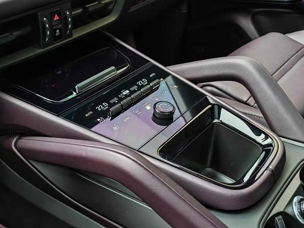 Porsche Cayenne 2025 — фото 11
