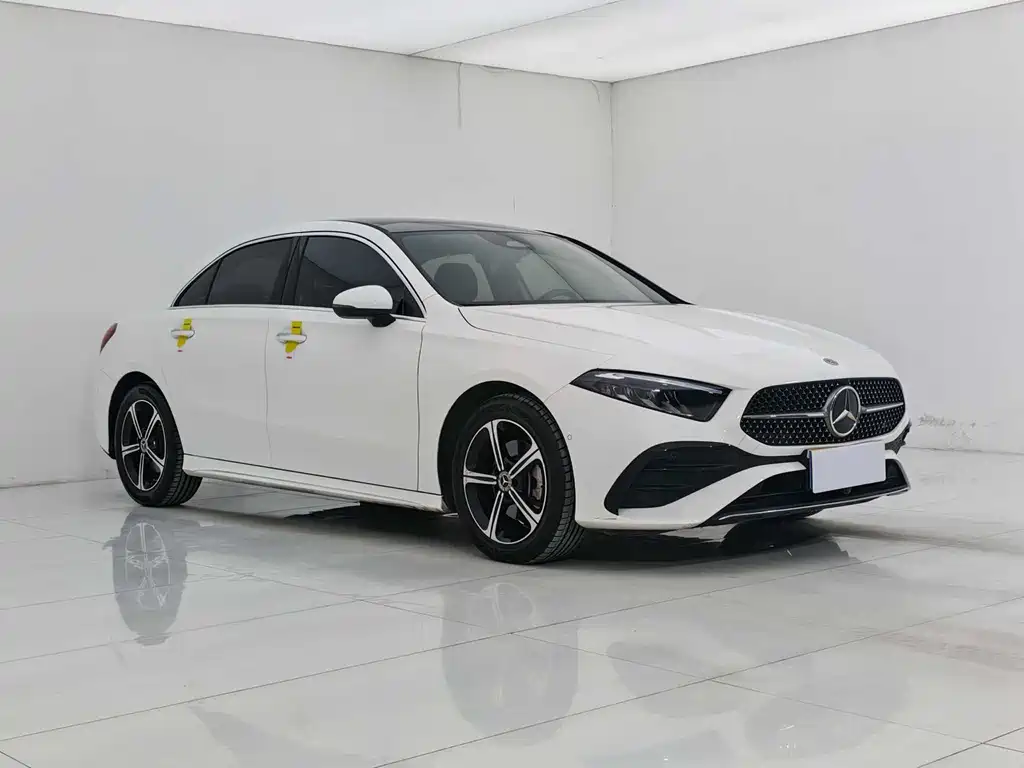 Mercedes-Benz A-Class 2023 — фото 3