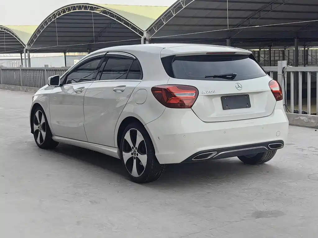 Mercedes-Benz A-Class 2017 — фото 3