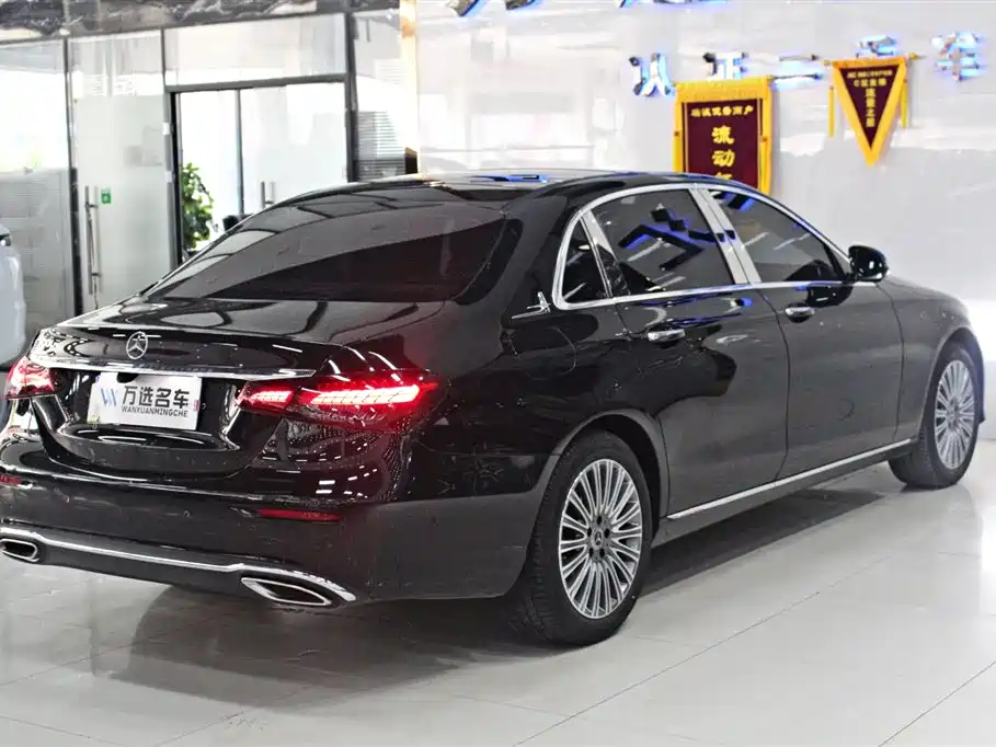 Mercedes-Benz E-Class 2021 — фото 15