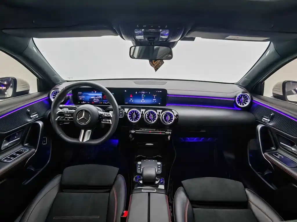 Mercedes-Benz A-Class 2023 — фото 9