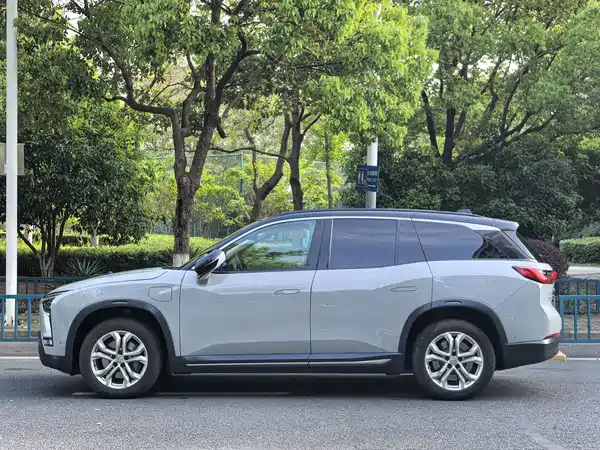 NIO ES8 2018