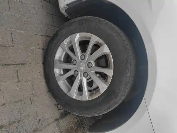 Geely Emgrand 2022