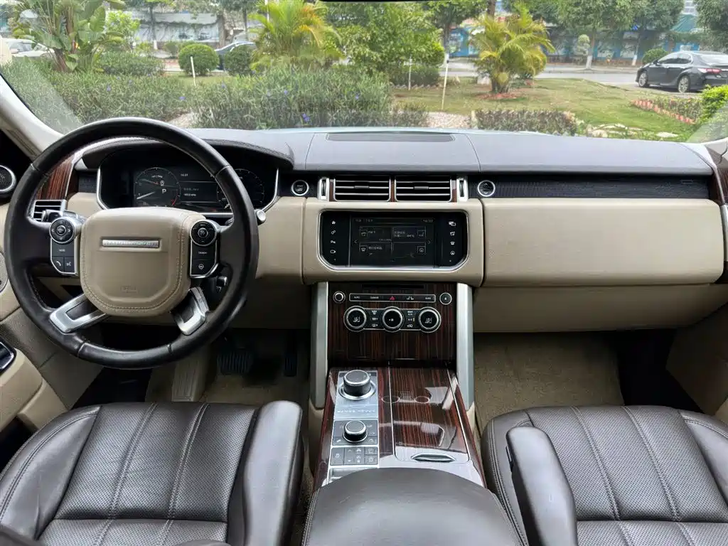 Land Rover Range Rover 2015 — фото 11