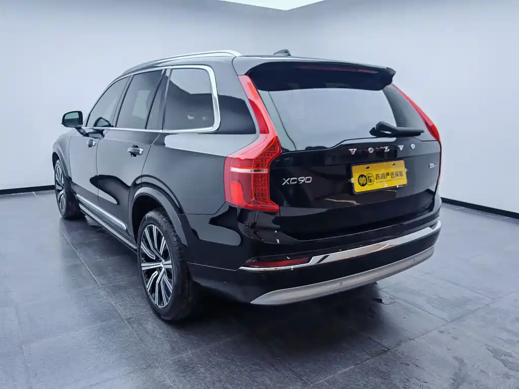 Volvo XC90 2022 — фото 11