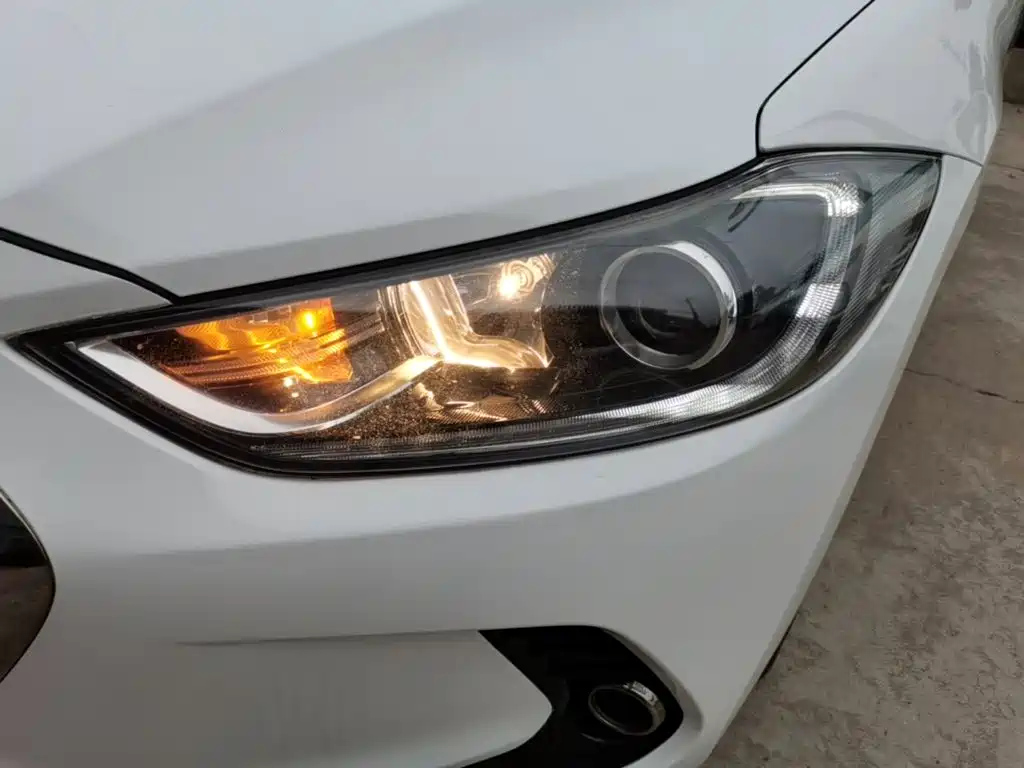 Hyundai Elantra 2019 — фото 24