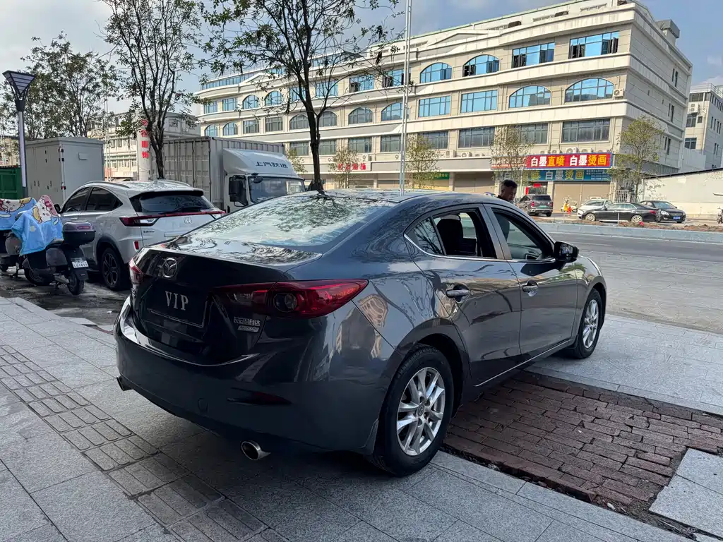Mazda 3 Axela 2019 — фото 14